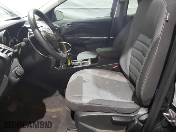 ✅ 2018 Ford Escape S • VIN: 1FMCU0F7XJUB10968 • Лот: 66176035. Опубликован ранее на Copart с пробегом 106 225 миль. Бесплатный доступ к архиву аукционных продаж из США и подробный отчёт об истории автомобиля на DreamBid. Изображение 7.