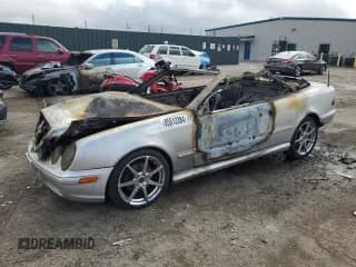 ✅ 2001 Mercedes-Benz CLK 320/430 • VIN: WDBLK70G11T082347 • Lot: 85513384. Wystawiony na Copart z przebiegiem Nie podano. Bezpłatny archiwum sprzedaży aukcyjnych z USA i szczegółowy raport historii pojazdu na DreamBid. Zdjęcie 1.