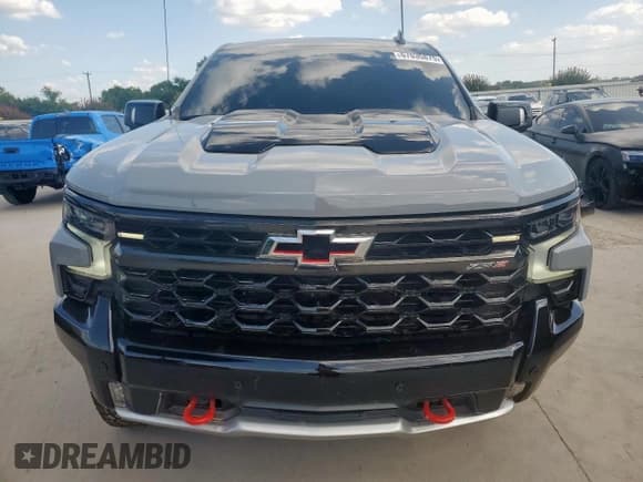 ✅ 2025 Chevrolet Silverado 1500 • VIN: 3GCUKHE81SG131512 • Лот: 67035875. Опубликован ранее на Copart с пробегом 2 852 миль. Бесплатный доступ к архиву аукционных продаж из США и подробный отчёт об истории автомобиля на DreamBid. Изображение 5.