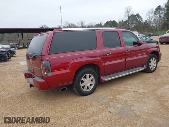 ✅ 2004 Cadillac Escalade ESV • VIN: 3GYFK66N44G132121 • Лот: 41460587. Опубликован ранее на IAAI с пробегом 199 214 миль. Бесплатный доступ к архиву аукционных продаж из США и подробный отчёт об истории автомобиля на DreamBid. Изображение 4.