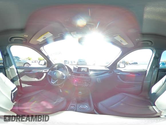 ✅ 2019 BMW X1 sDrive28i • VIN: WBXHU7C57K5L11781 • Lot: 84984175. Wystawiony na Copart z przebiegiem 96 925 mil. Bezpłatny archiwum sprzedaży aukcyjnych z USA i szczegółowy raport historii pojazdu na DreamBid. Zdjęcie 15.