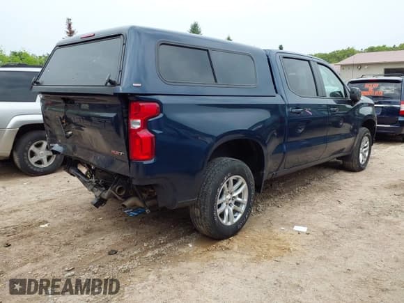 ✅ 2021 Chevrolet Silverado 1500 RST • VIN: 1GCUYEET1MZ355223 • Lot: 42389404. Wystawiony na IAAI z przebiegiem 78 843 mil. Bezpłatny archiwum sprzedaży aukcyjnych z USA i szczegółowy raport historii pojazdu na DreamBid. Zdjęcie 4.