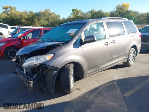 ✅ 2016 Toyota Sienna XLE • VIN: 5TDYK3DC1GS708171 • Lot: 43433317. Listed on IAAI with 145,146 mi. Free auction sales archive from the USA and detailed vehicle history report at DreamBid. Image 2.