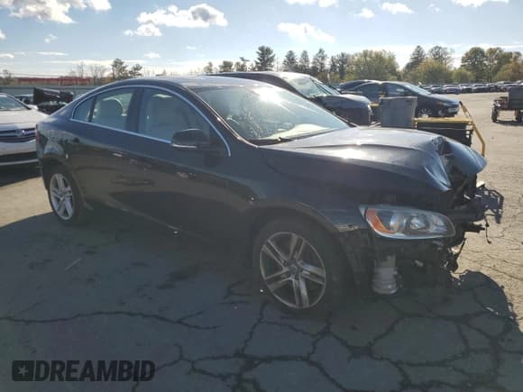 ✅ 2014 Volvo S60 T5 • VIN: YV1612FS7E2293428 • Lot: 89614105. Listed on Copart with 112,237 mi. Free auction sales archive from the USA and detailed vehicle history report at DreamBid. Image 4.