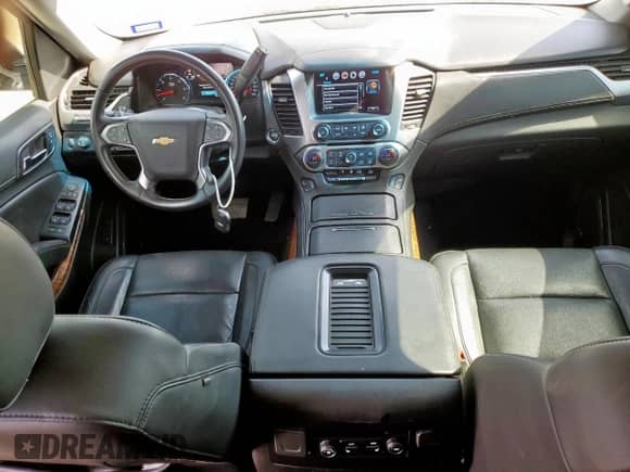 2019 Chevrolet Tahoe Premier z VIN 1GNSKCKJ6KR109319, wystawiony jako Copart lot #60488715 z przebiegiem 96 580 mil mil oraz Szkoda całkowita • Salvage title. Historia ofert i sprzedaży dostępna na DreamBid. Obrazek 8.