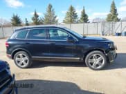 ✅ 2016 Volkswagen Touareg Lux • VIN: WVGEF9BP4GD001508 • Lot: 41850994. Wystawiony na IAAI z przebiegiem 63 355 mil. Bezpłatny archiwum sprzedaży aukcyjnych z USA i szczegółowy raport historii pojazdu na DreamBid. Zdjęcie 13.