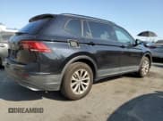 ✅ 2019 Volkswagen Tiguan S • VIN: 3VV1B7AX4KM120372 • Лот: 70680845. Опубликован ранее на Copart с пробегом 115 813 миль. Бесплатный доступ к архиву аукционных продаж из США и подробный отчёт об истории автомобиля на DreamBid. Изображение 3.