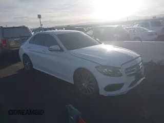 ✅ 2016 Mercedes-Benz C 300 • VIN: 55SWF4JB8GU122549 • Lot: 43606793. Wystawiony na IAAI z przebiegiem 134 388 mil. Bezpłatny archiwum sprzedaży aukcyjnych z USA i szczegółowy raport historii pojazdu na DreamBid. Zdjęcie 1.