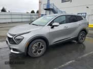 ✅ 2024 Kia Sportage LX • VIN: KNDPU3DFXR7285104 • Лот: 86306975. Опубликован ранее на Copart с пробегом 43 964 миль. Бесплатный доступ к архиву аукционных продаж из США и подробный отчёт об истории автомобиля на DreamBid. Изображение 1.