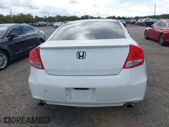 ✅ 2012 Honda Accord EX-L • VIN: 1HGCS2B81CA009568 • Lot: 43402173. Listed on IAAI with 166,535 mi. Free auction sales archive from the USA and detailed vehicle history report at DreamBid. Image 16.