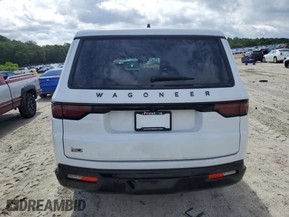 ✅ 2024 Jeep Wagoneer Series II • VIN: 1C4SJSBP1RS106082 • Lot: 63487785. Wystawiony na Copart z przebiegiem 9 476 mil. Bezpłatny archiwum sprzedaży aukcyjnych z USA i szczegółowy raport historii pojazdu na DreamBid. Zdjęcie 6.