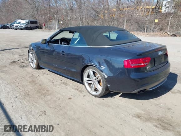 ✅ 2012 Audi S5 Premium Plus • VIN: WAUCGAFH4CN004360 • Лот: 41742130. Опубликован ранее на IAAI с пробегом 106 929 миль. Бесплатный доступ к архиву аукционных продаж из США и подробный отчёт об истории автомобиля на DreamBid. Изображение 3.