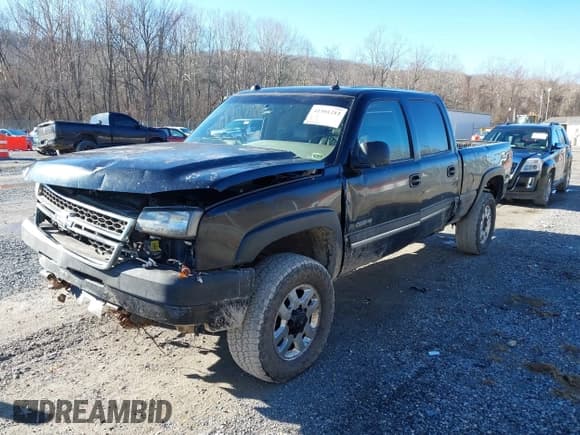 ✅ 2005 Chevrolet Silverado 2500HD LS • VIN: 1GCHK23U65F800202 • Lot: 41501212. Wystawiony na IAAI z przebiegiem 247 454 mil. Bezpłatny archiwum sprzedaży aukcyjnych z USA i szczegółowy raport historii pojazdu na DreamBid. Zdjęcie 2.