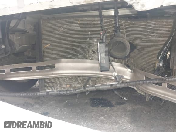 ✅ 2022 Tesla Model Y Long Range • VIN: 7SAYGAEE7NF486066 • Lot: 43666862. Wystawiony na IAAI z przebiegiem 57 624 mil. Bezpłatny archiwum sprzedaży aukcyjnych z USA i szczegółowy raport historii pojazdu na DreamBid. Zdjęcie 19.