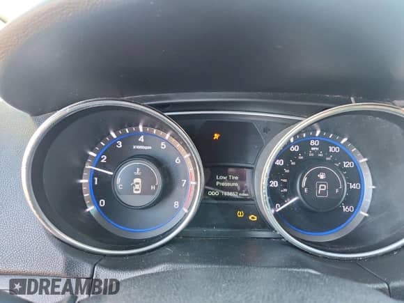 2011 Hyundai Sonata GLS z VIN 5NPEB4AC1BH050489, wystawiony jako Copart lot #82087645 z przebiegiem 163 852 mil mil oraz Szkoda całkowita • Salvage title. Historia ofert i sprzedaży dostępna na DreamBid. Obrazek 9.