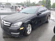 ✅ 2013 Mercedes-Benz C 250 • VIN: WDDGJ4HB0DF992139 • Lot: 42428188. Wystawiony na IAAI z przebiegiem 108 584 mil. Bezpłatny archiwum sprzedaży aukcyjnych z USA i szczegółowy raport historii pojazdu na DreamBid. Zdjęcie 17.