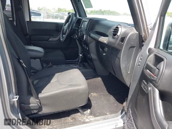 ✅ 2016 Jeep Wrangler Unlimited Sport • VIN: 1C4BJWDG8GL160474 • Lot: 43128973. Listed on IAAI with 33,182 mi. Free auction sales archive from the USA and detailed vehicle history report at DreamBid. Image 5.