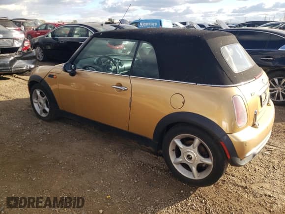 ✅ 2005 MINI Convertible • VIN: WMWRF33475TG11672 • Lot: 74215254. Wystawiony na Copart z przebiegiem 122 021 mil. Bezpłatny archiwum sprzedaży aukcyjnych z USA i szczegółowy raport historii pojazdu na DreamBid. Zdjęcie 2.