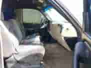 2002 Chevrolet Silverado 1500 LS z VIN 1GCEK14V12Z277928, wystawiony jako IAAI lot #42049150 z przebiegiem 198 414 mil mil oraz . Historia ofert i sprzedaży dostępna na DreamBid. Obrazek 5.