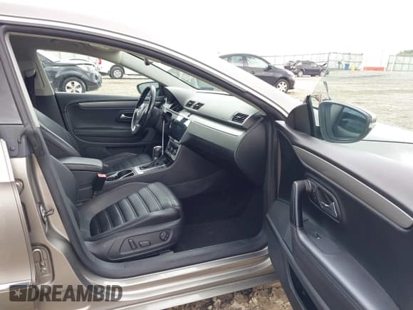 ✅ 2012 Volkswagen CC Sport • VIN: WVWMN7ANXCE506979 • Lot: 43071291. Listed on IAAI with 186,813 mi. Free auction sales archive from the USA and detailed vehicle history report at DreamBid. Image 5.