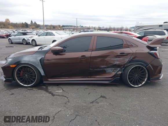 ✅ 2021 Honda Civic Type R Touring • VIN: SHHFK8G73MU201838 • Lot: 40905025. Listed on IAAI with 35,499 mi. Free auction sales archive from the USA and detailed vehicle history report at DreamBid. Image 14.