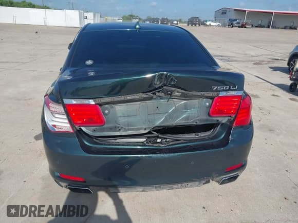 ✅ 2011 BMW 7 Series 750Li • VIN: WBAKB8C56BC852294 • Лот: 42844790. Опубликован ранее на IAAI с пробегом Не указан. Бесплатный доступ к архиву аукционных продаж из США и подробный отчёт об истории автомобиля на DreamBid. Изображение 15.