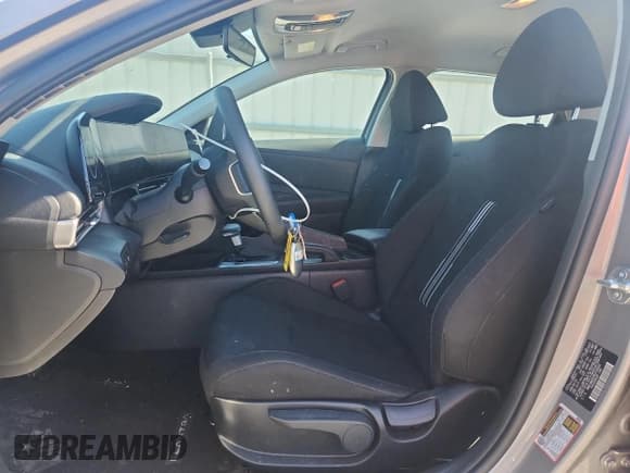 ✅ 2024 Hyundai Elantra SEL • VIN: KMHLM4DG7RU795632 • Lot: 86865805. Wystawiony na Copart z przebiegiem 13 579 mil. Bezpłatny archiwum sprzedaży aukcyjnych z USA i szczegółowy raport historii pojazdu na DreamBid. Zdjęcie 7.