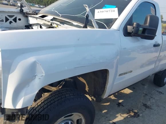 ✅ 2015 Chevrolet Silverado 2500HD Work Truck • VIN: 1GC0CUEG4FZ105505 • Лот: 43070720. Опубликован ранее на IAAI с пробегом Не указан. Бесплатный доступ к архиву аукционных продаж из США и подробный отчёт об истории автомобиля на DreamBid. Изображение 20.