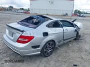 ✅ 2014 Mercedes-Benz C 250 • VIN: WDDGJ4HB0EG198267 • Lot: 42495263. Wystawiony na IAAI z przebiegiem 98 824 mil. Bezpłatny archiwum sprzedaży aukcyjnych z USA i szczegółowy raport historii pojazdu na DreamBid. Zdjęcie 4.