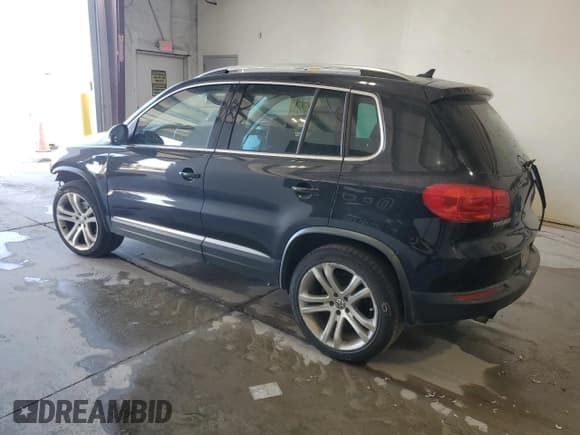 ✅ 2012 Volkswagen Tiguan S • VIN: WVGBV7AX6CW562562 • Lot: 87060975. Listed on Copart with 179,456 mi. Free auction sales archive from the USA and detailed vehicle history report at DreamBid. Image 2.