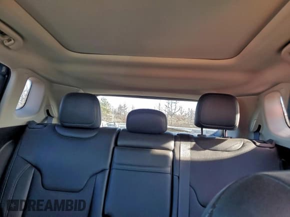 ✅ 2019 Jeep Compass Limited • VIN: 3C4NJDCB2KT683803 • Lot: 94659215. Wystawiony na Copart z przebiegiem 25 832 mil. Bezpłatny archiwum sprzedaży aukcyjnych z USA i szczegółowy raport historii pojazdu na DreamBid. Zdjęcie 10.