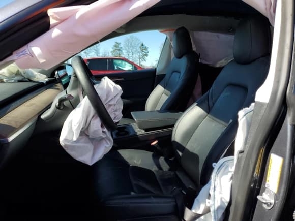 ✅ 2023 Tesla Model Y Long Range • VIN: 7SAYGDEE8PF669268 • Lot: 45575215. Wystawiony na Copart z przebiegiem Nie podano. Bezpłatny archiwum sprzedaży aukcyjnych z USA i szczegółowy raport historii pojazdu na DreamBid. Zdjęcie 7.