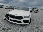 ✅ 2025 BMW M8 Competition • VIN: WBSGV0C04SCS64036 • Лот: 59475225. Опубликован ранее на Copart с пробегом Не указан. Бесплатный доступ к архиву аукционных продаж из США и подробный отчёт об истории автомобиля на DreamBid. Изображение 13.