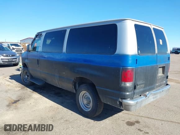 ✅ 2008 Ford Econoline Passenger XL • VIN: 1FBNE31L88DA20555 • Lot: 38737871. Wystawiony na IAAI z przebiegiem 118 265 mil. Bezpłatny archiwum sprzedaży aukcyjnych z USA i szczegółowy raport historii pojazdu na DreamBid. Zdjęcie 3.