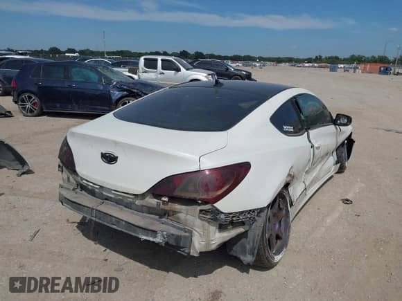 2011 Hyundai Genesis Coupe Premium z VIN KMHHT6KD6BU046548, wystawiony jako IAAI lot #42793240 z przebiegiem 161 593 mil mil oraz . Historia ofert i sprzedaży dostępna na DreamBid. Obrazek 4.