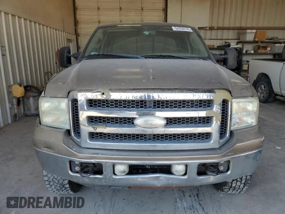 ✅ 2006 Ford F-350 XL • VIN: 1FTWW31P06EA30083 • Lot: 52259775. Listed on Copart with 271,503 mi. Free auction sales archive from the USA and detailed vehicle history report at DreamBid. Image 5.