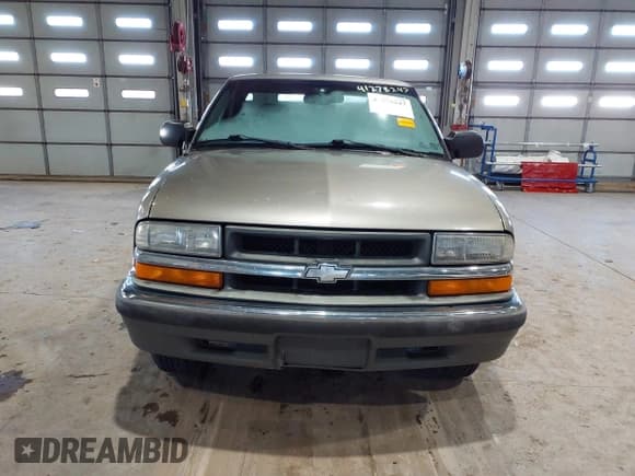 ✅ 2000 Chevrolet S-10 LS • VIN: 1GCCS1449YK187118 • Лот: 41278247. Опубликован ранее на IAAI с пробегом Не указан. Бесплатный доступ к архиву аукционных продаж из США и подробный отчёт об истории автомобиля на DreamBid. Изображение 12.