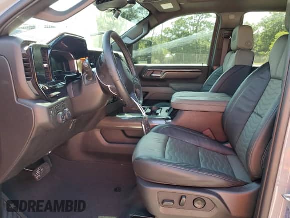 2024 Chevrolet Silverado 2500HD ZR2 с VIN 1GC4YYEY5RF439292, выставлен на аукционе Copart как лот 55730455 с пробегом Не указан миль и Списание • Salvage title. История ставок и продаж доступна на DreamBid. Изображение 7.