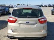 ✅ 2015 Ford C-Max SE • VIN: 1FADP5AU3FL100635 • Lot: 85003625. Wystawiony na Copart z przebiegiem 158 394 mil. Bezpłatny archiwum sprzedaży aukcyjnych z USA i szczegółowy raport historii pojazdu na DreamBid. Zdjęcie 6.