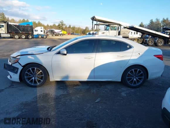 ✅ 2018 Acura TLX Technology • VIN: 19UUB3F53JA000507 • Lot: 41081576. Listed on IAAI with 152,016 mi. Free auction sales archive from the USA and detailed vehicle history report at DreamBid. Image 15.