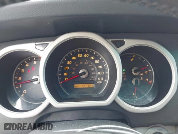 ✅ 2004 Toyota 4Runner Limited • VIN: JTEZU17R740042074 • Lot: 43565560. Wystawiony na IAAI z przebiegiem 192 321 mil. Bezpłatny archiwum sprzedaży aukcyjnych z USA i szczegółowy raport historii pojazdu na DreamBid. Zdjęcie 7.