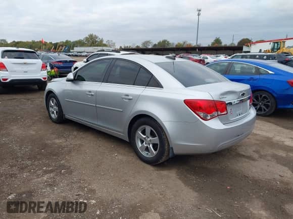 2016 Chevrolet Cruze LT с VIN 1G1PE5SB2G7223274, выставлен на аукционе IAAI как лот 43490293 с пробегом 124 801 миль миль и . История ставок и продаж доступна на DreamBid. Изображение 3.