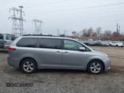 ✅ 2012 Toyota Sienna LE • VIN: 5TDKK3DC3CS234076 • Lot: 43789027. Wystawiony na IAAI z przebiegiem 189 489 mil. Bezpłatny archiwum sprzedaży aukcyjnych z USA i szczegółowy raport historii pojazdu na DreamBid. Zdjęcie 13.