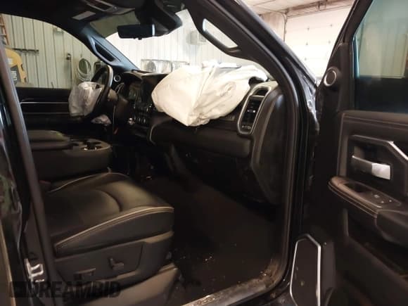 ✅ 2022 Ram 2500 • VIN: 3C6UR5KJXNG191933 • Lot: 42070024. Listed on IAAI with Not provided. Free auction sales archive from the USA and detailed vehicle history report at DreamBid. Image 5.