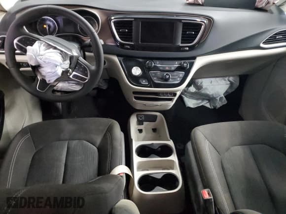 ✅ 2023 Chrysler Voyager LX • VIN: 2C4RC1CG0PR524763 • Лот: 59014854. Опубликован ранее на Copart с пробегом Не указан. Бесплатный доступ к архиву аукционных продаж из США и подробный отчёт об истории автомобиля на DreamBid. Изображение 8.