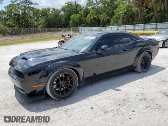 ✅ 2015 Dodge Challenger SRT Hellcat • VIN: 2C3CDZC95FH854765 • Лот: 67069835. Опубликован ранее на Copart с пробегом 19 614 миль. Бесплатный доступ к архиву аукционных продаж из США и подробный отчёт об истории автомобиля на DreamBid. Изображение 1.