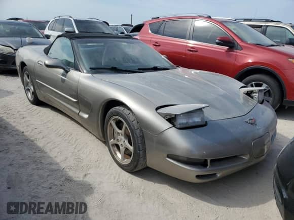 ✅ 2002 Chevrolet Corvette • VIN: 1G1YY32G625118415 • Lot: 76547604. Wystawiony na Copart z przebiegiem Nie podano mil. Skorzystaj z bezpłatnego archiwum sprzedaży aukcyjnych z USA i zobacz szczegółowy raport historii pojazdu na DreamBid. Zdjęcie 4.