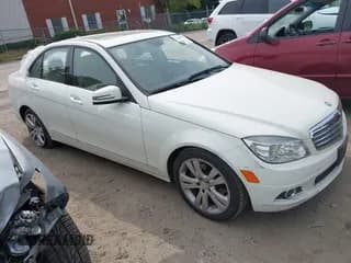 ✅ 2011 Mercedes-Benz C 300 Sport • VIN: WDDGF8BB1BR158412 • Lot: 42483819. Wystawiony na IAAI z przebiegiem 139 784 mil. Bezpłatny archiwum sprzedaży aukcyjnych z USA i szczegółowy raport historii pojazdu na DreamBid. Zdjęcie 1.