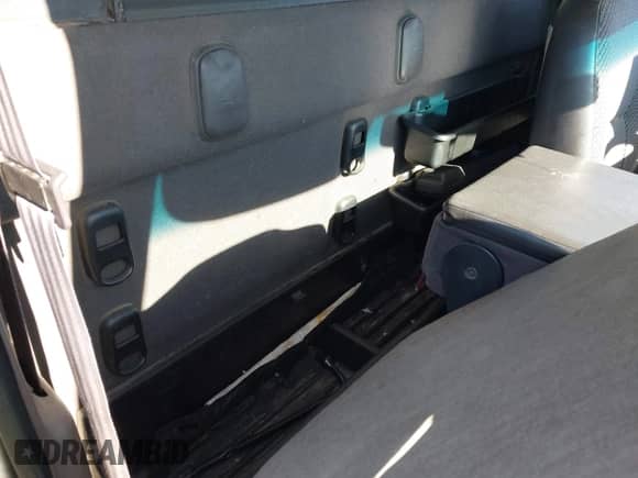 2001 Dodge 1500 with VIN 1B7HC16Y71S340751, listed as a IAAI auction lot 43463471 with 146,697 mi miles and . Bid and sale history available at DreamBid. Image 8.