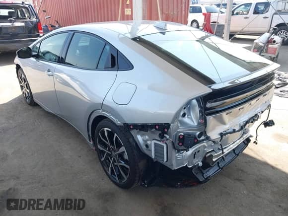 2025 Toyota Prius SE с VIN JTDACACU8S3051070, выставлен на аукционе IAAI как лот 42734880 с пробегом 221 миль миль и . История ставок и продаж доступна на DreamBid. Изображение 3.